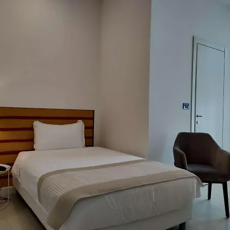 Western Royal Superga Cuneo