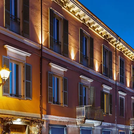 Western Royal Superga