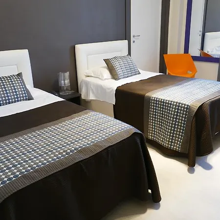 Western Royal Superga 4*