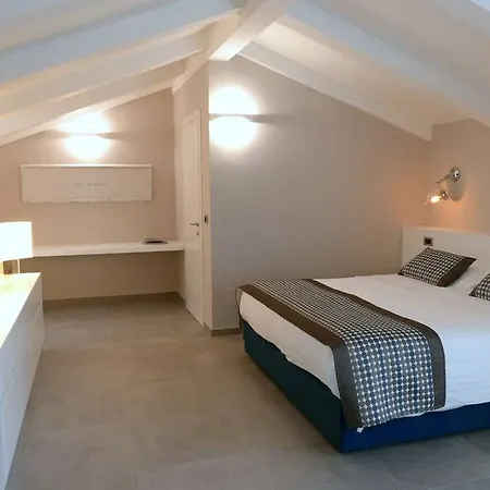 Western Royal Superga Cuneo