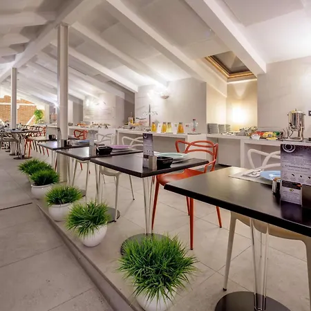 Western Royal Superga Hotel