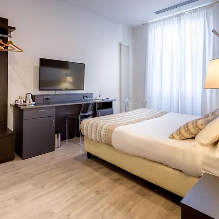 Western Royal Superga Cuneo