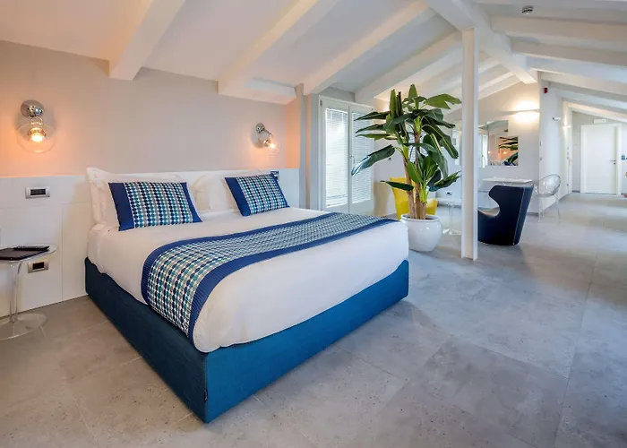 Western Royal Superga Otel 4*